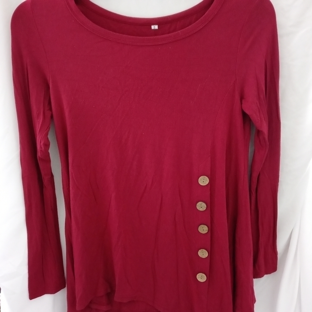 Small womens Maroon top with decorative buttons